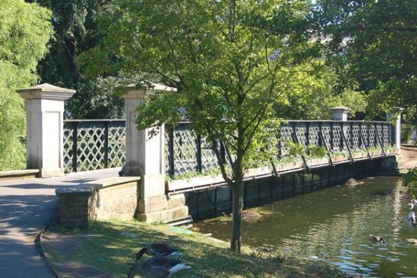 Clarence_Bridge_from_the_north_Regents_Park